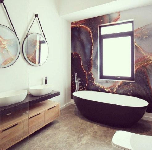 Monroe (Marilyn) Freestanding Bath Polished Black and White 1725x765x520mm