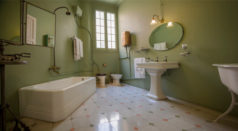 Retro/Vintage Style Bathrooms: Our Quick Guide
