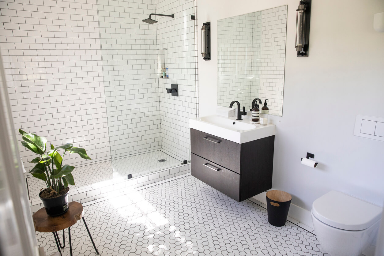 Using Tiles to Make a Bathroom Look Bigger: Our Tips and Tricks